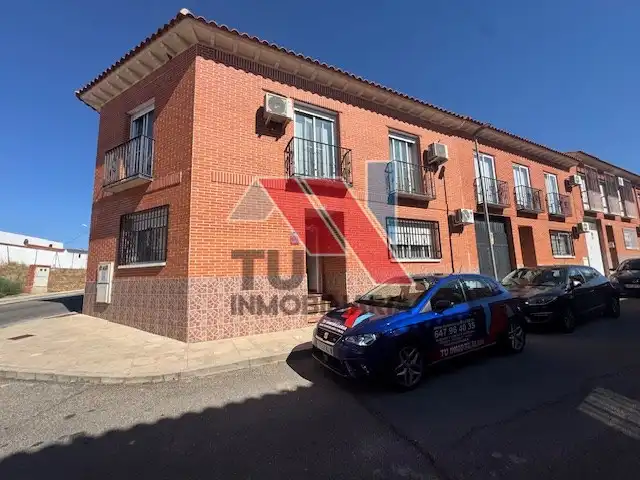 Vista exterior de Casa o chalet en venta en Novés con Terraza y Balcón