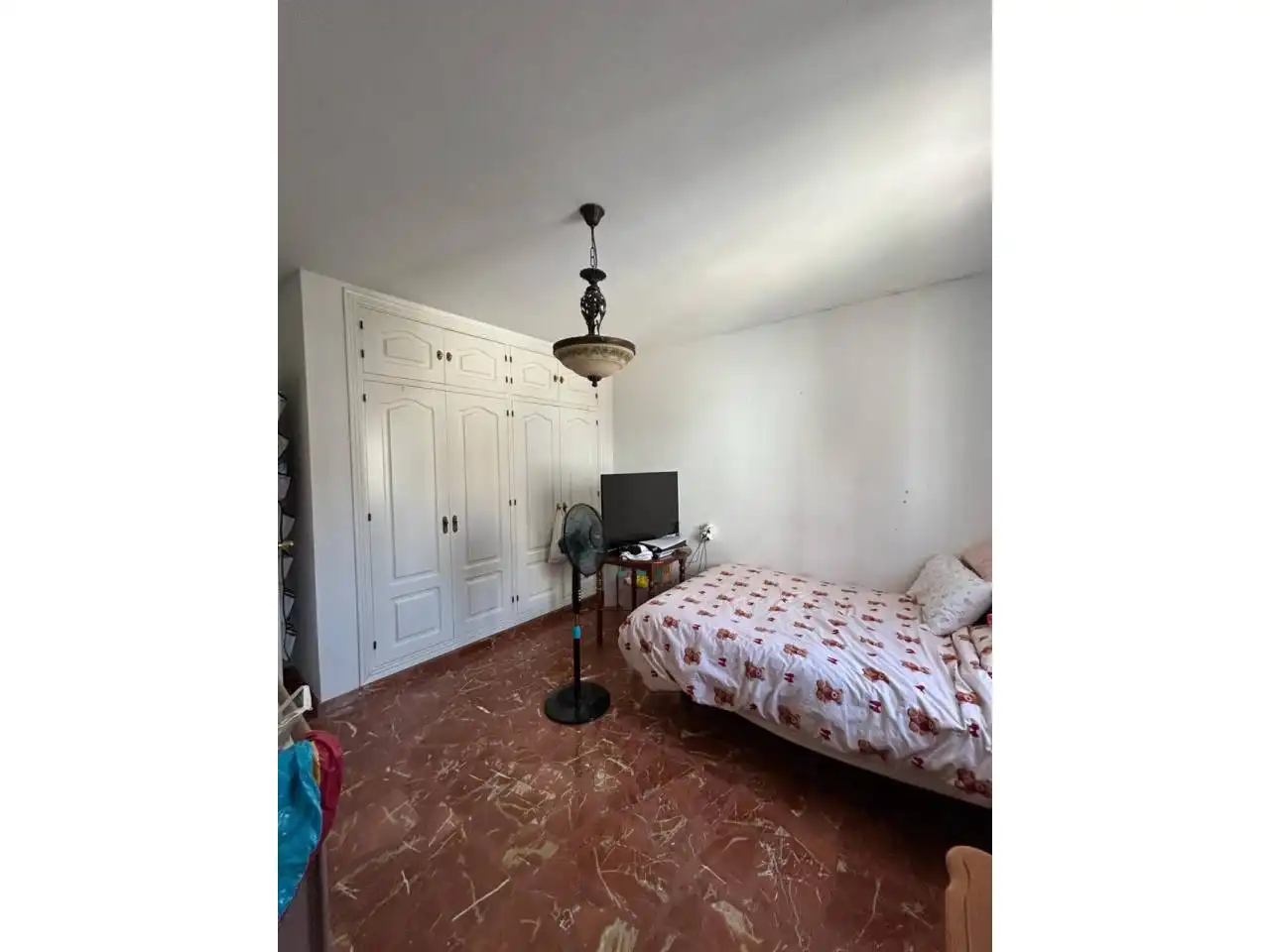 Schlafzimmer von Einfamilien-Reihenhaus zum Verkauf in Estepona mit Klimaanlage und Terrasse