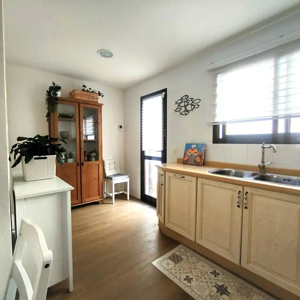 Cocina de Dúplex de alquiler en Agüimes con Terraza, Trastero y Amueblado