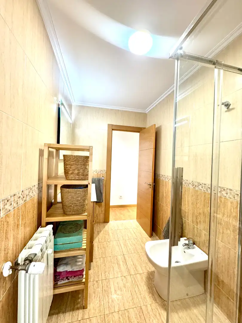 Baño de Piso en venta en Gijón  con Calefacción, Parquet y Horno