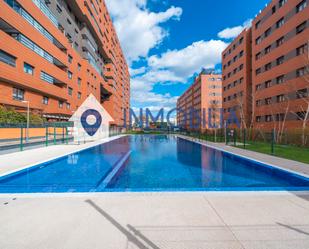 Swimming pool of Flat for sale in  Madrid Capital  with Air Conditioner, Terrace and Swimming Pool