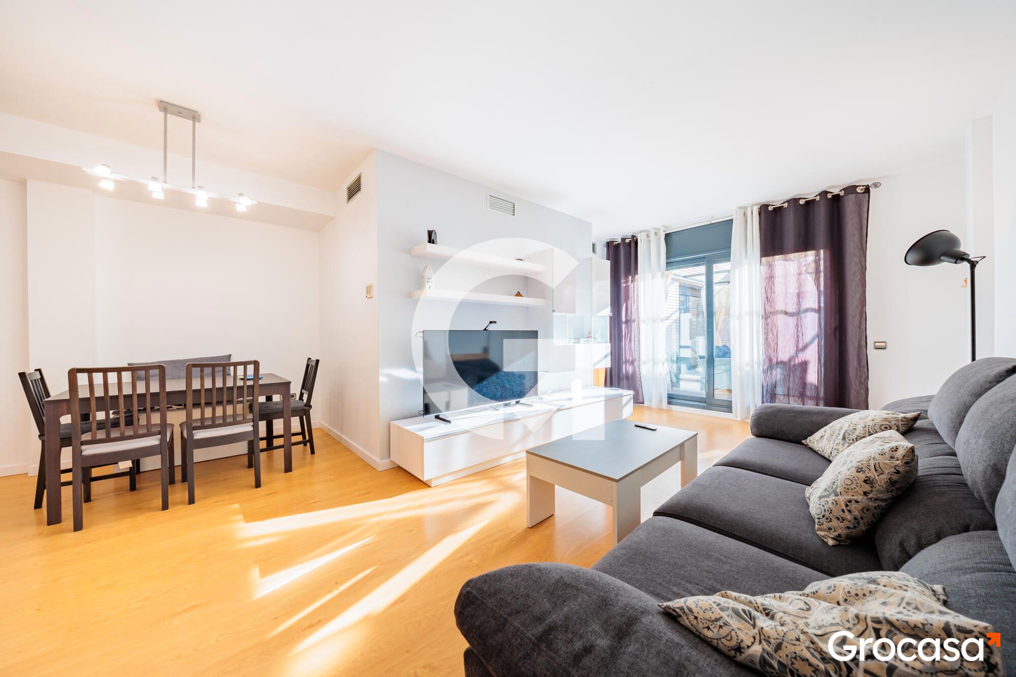 Exterior view of Planta baja for sale in Terrassa  with Air Conditioner, Heating and Terrace