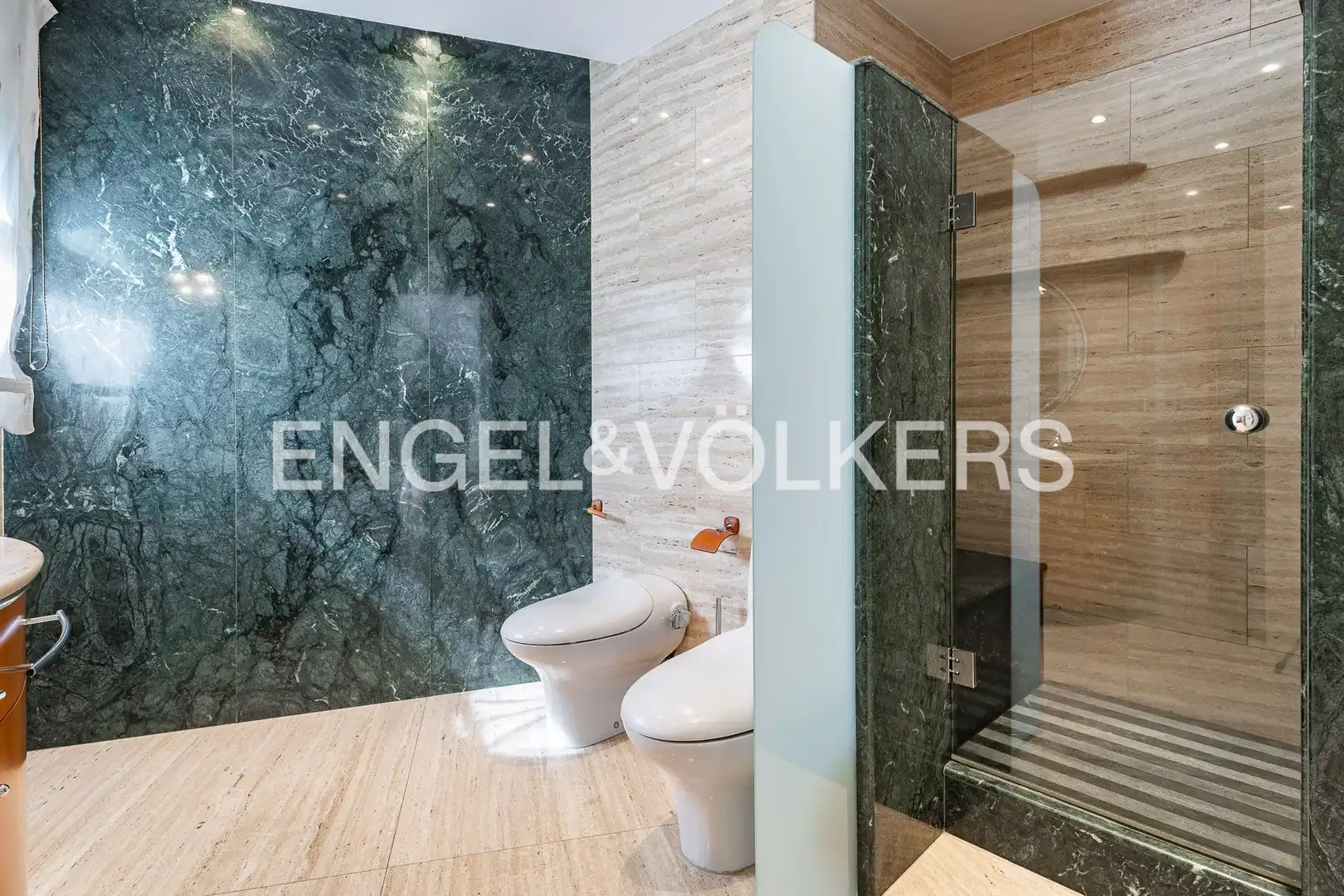 Baño de Piso en venta en Barcelona con Aire acondicionado, Calefacción y Terraza