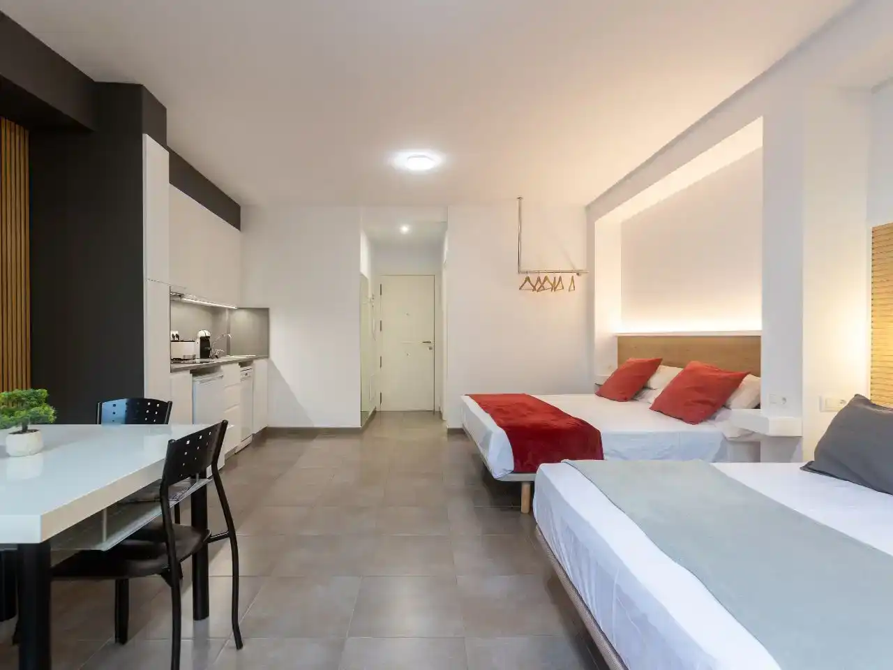 Habitación de Piso de alquiler en Figueres con Aire acondicionado, Amueblado y Balcón