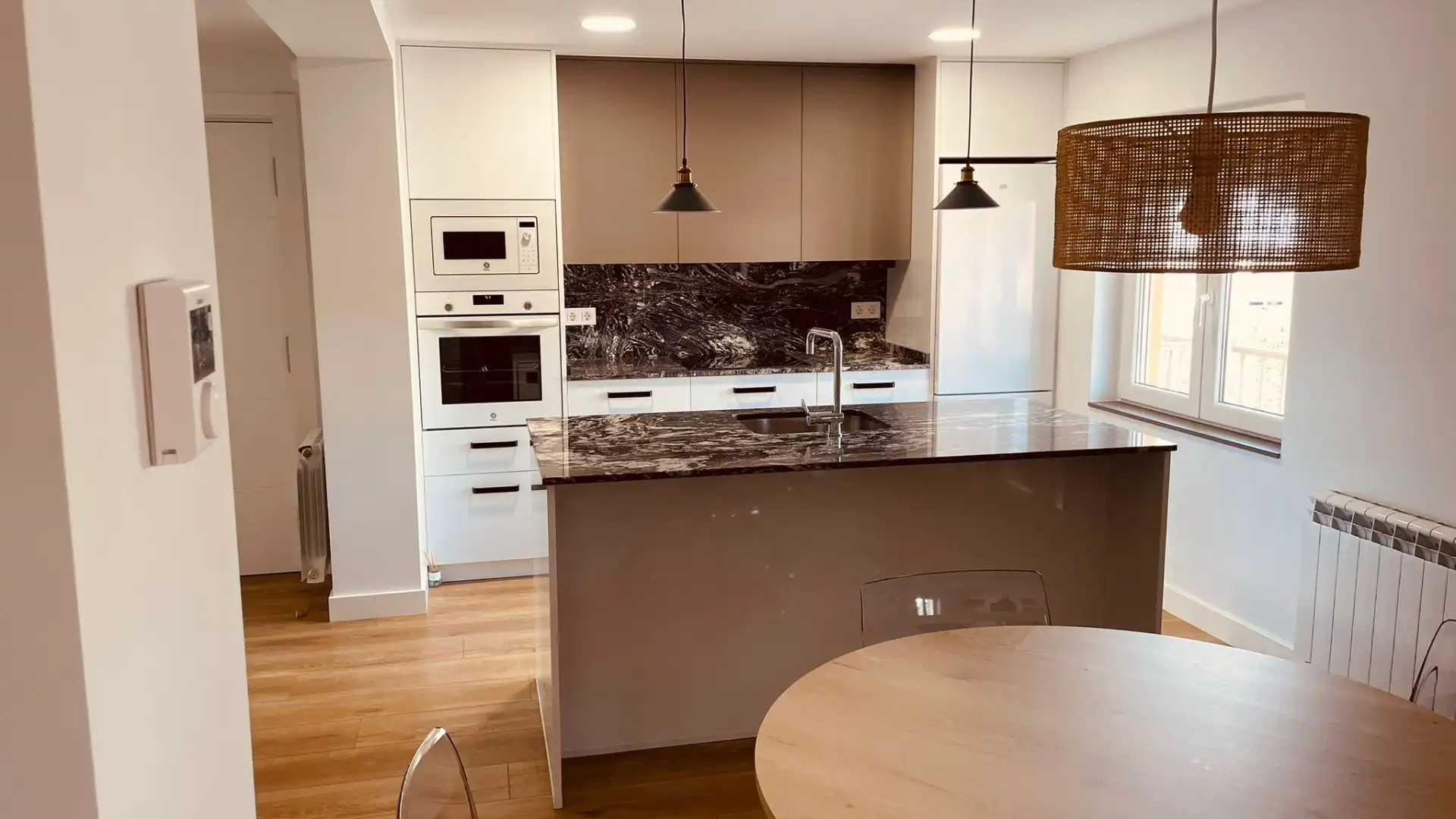 Cocina de Apartamento de alquiler en Sariegos con Calefacción, Parquet y Amueblado