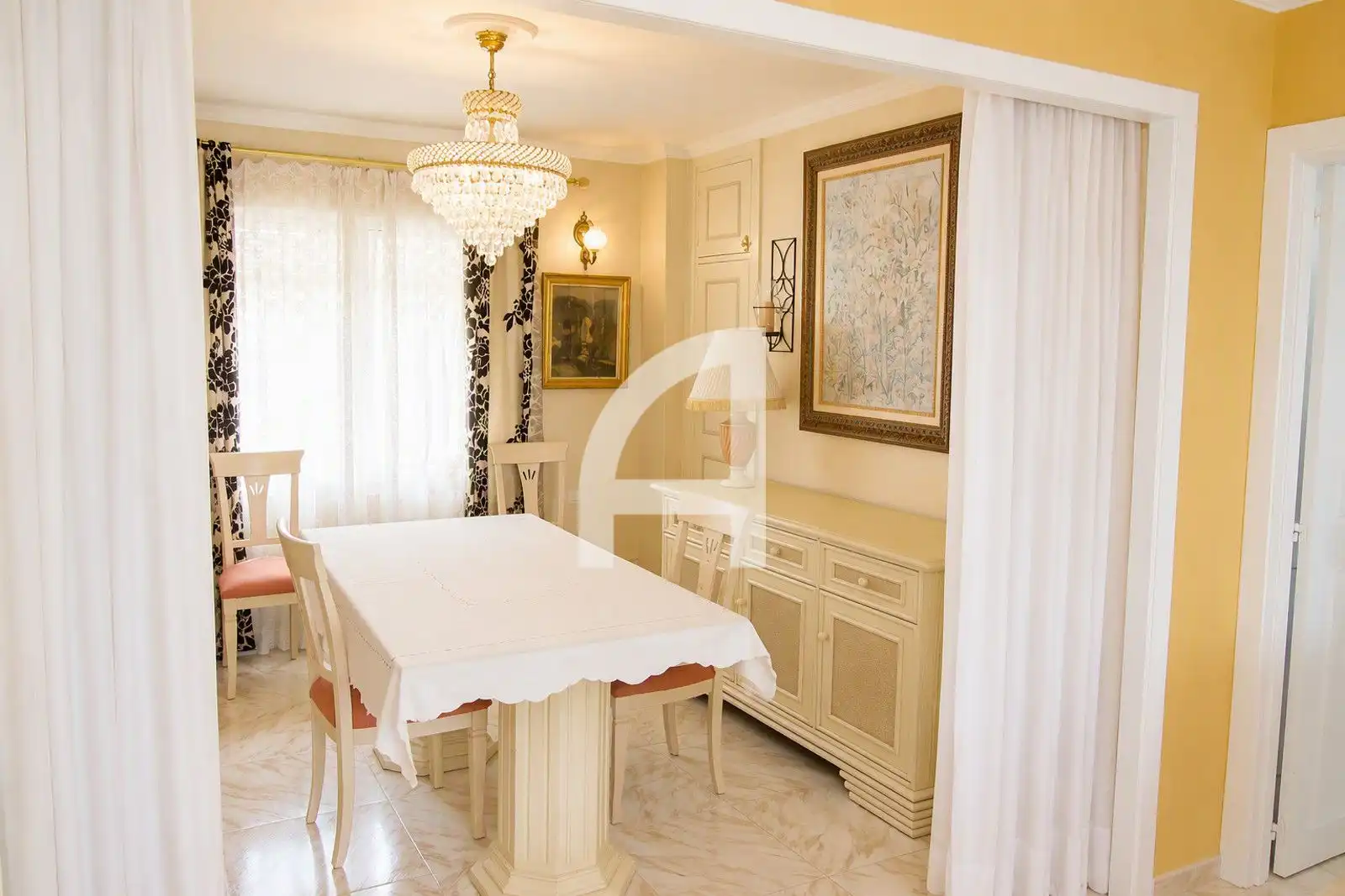 Esszimmer von Dachboden zum Verkauf in Benalmádena mit Klimaanlage, Heizung und Terrasse