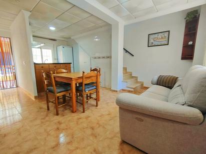 Sala d'estar de Casa adosada en venda en Sueca