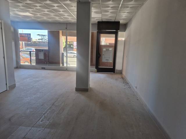 Local comercial en Alquiler en Calle El Greco, 6 en El Quiñón
