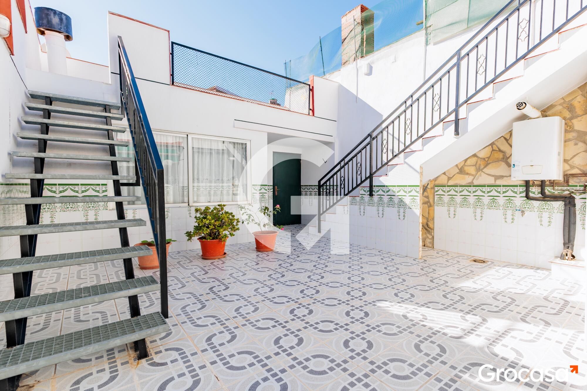 Vista exterior de Casa o chalet en venta en Terrassa con Aire acondicionado, Calefacción y Terraza