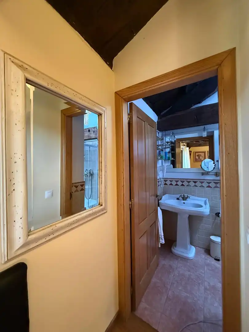 Baño de Finca rústica en venta en Monfero con Calefacción, Jardín privado y Amueblado