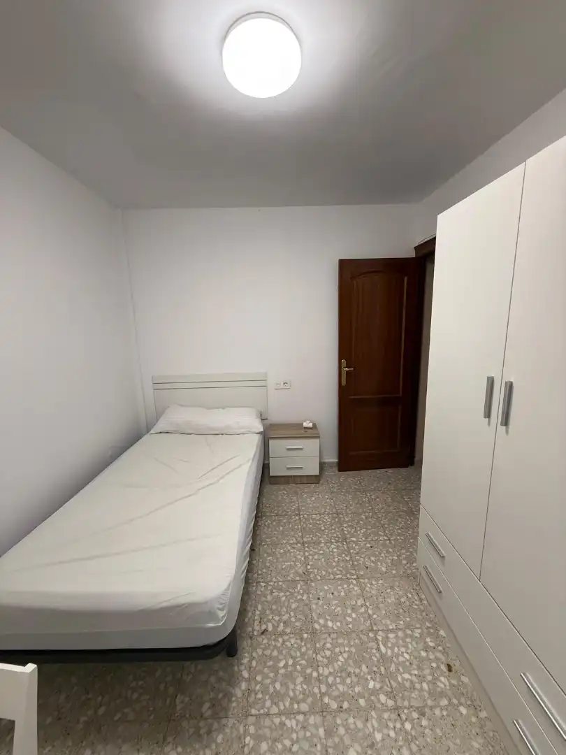 Habitación de Piso para compartir en Jaén con Amueblado