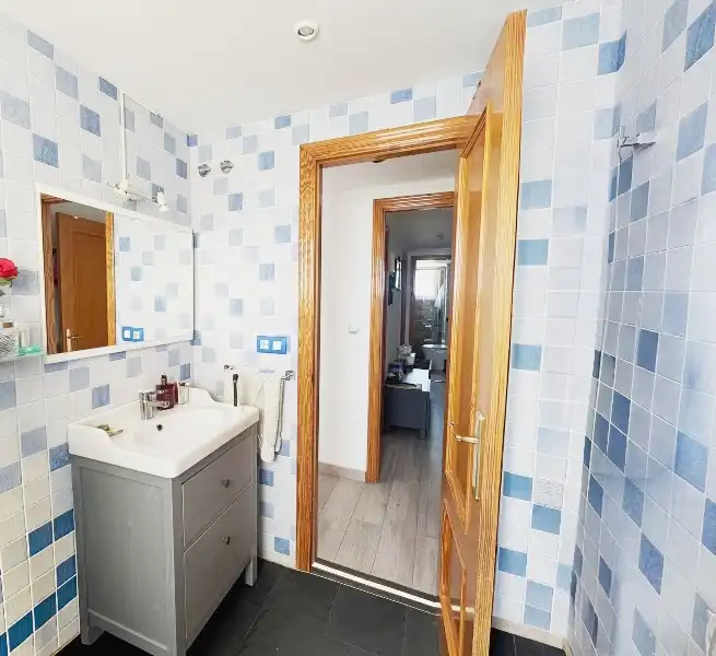 Badezimmer von Wohnungen zum Verkauf in El Campello mit Klimaanlage, Heizung und Parkett