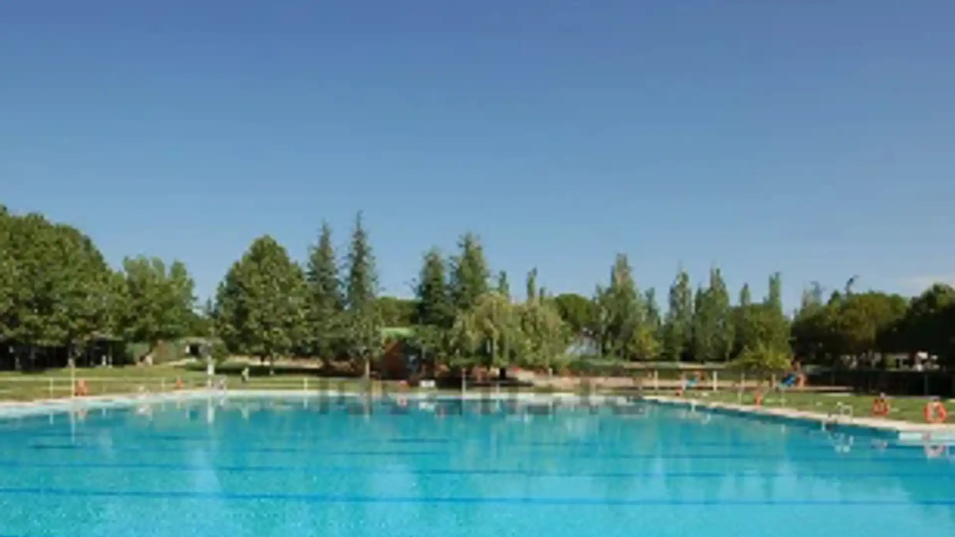 Piscina de Residencial en venta en Pedrezuela