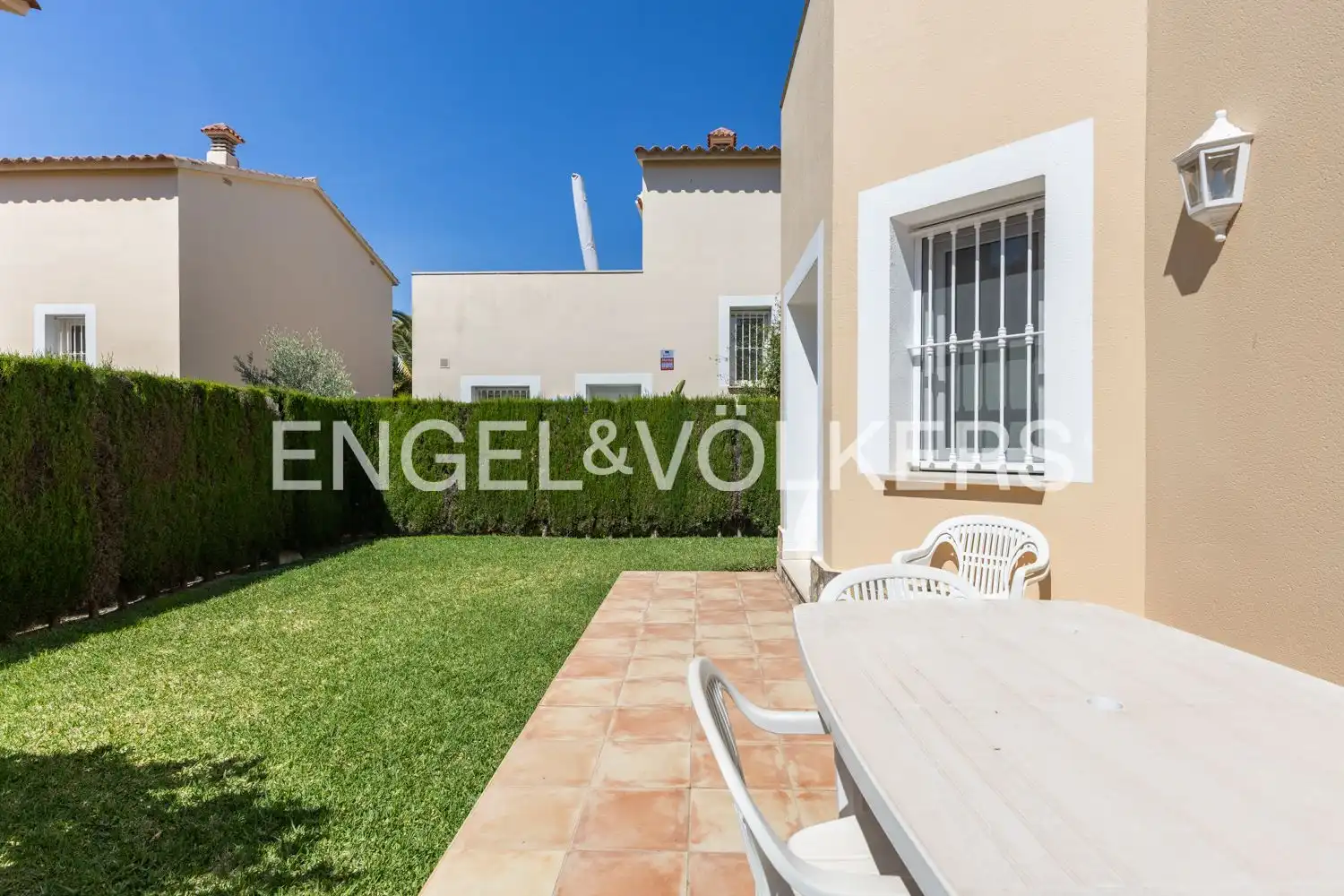 Vista exterior de Casa o chalet de alquiler en Oliva con Aire acondicionado, Calefacción y Jardín privado