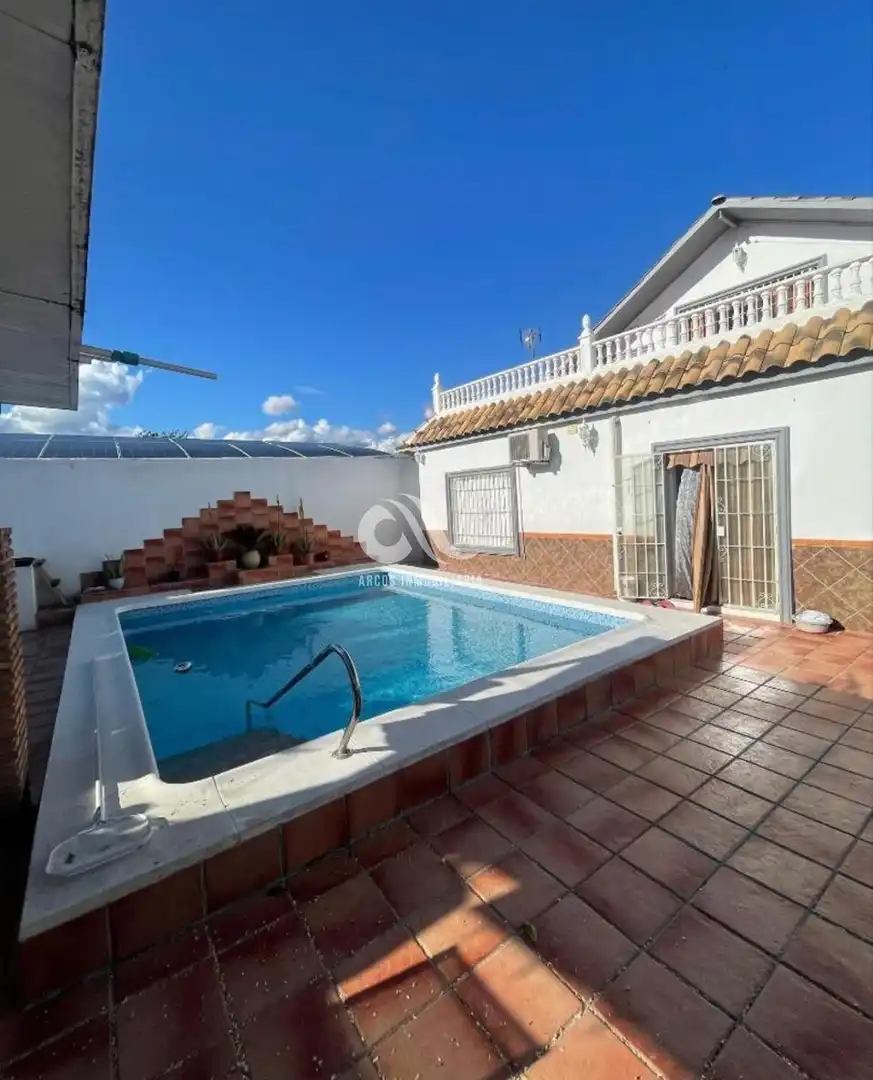 Villa mit Pool zum Verkauf in Periurbano Oeste - Sierra