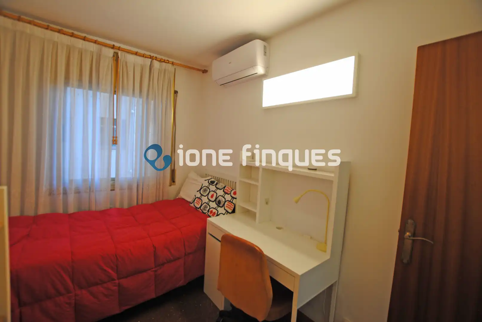 Bedroom of Flat for sale in Cerdanyola del Vallès  with Heating, Terrace and Storage room
