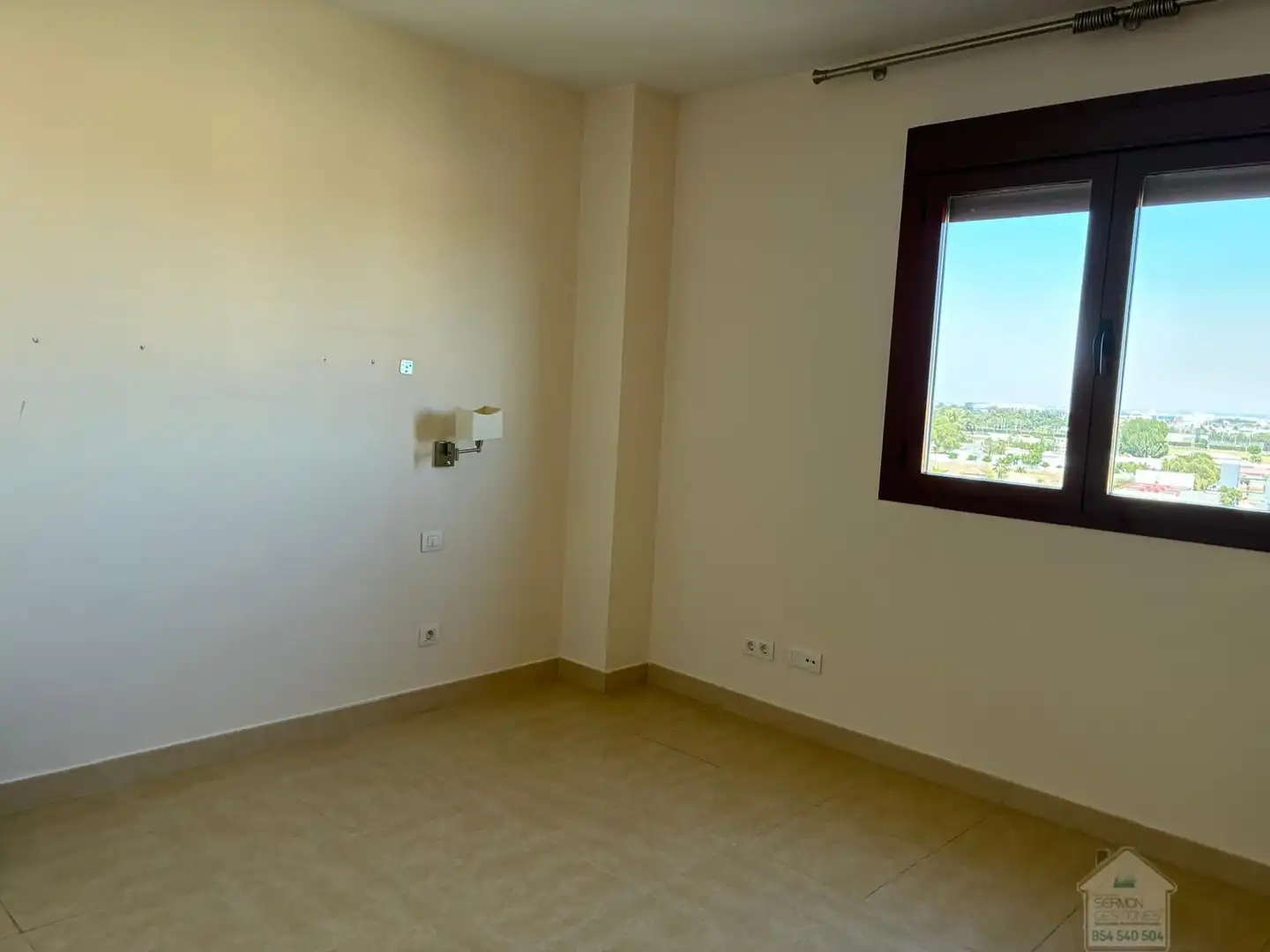 Habitación de Piso en venta en Sevilla con Aire acondicionado, Calefacción y Trastero
