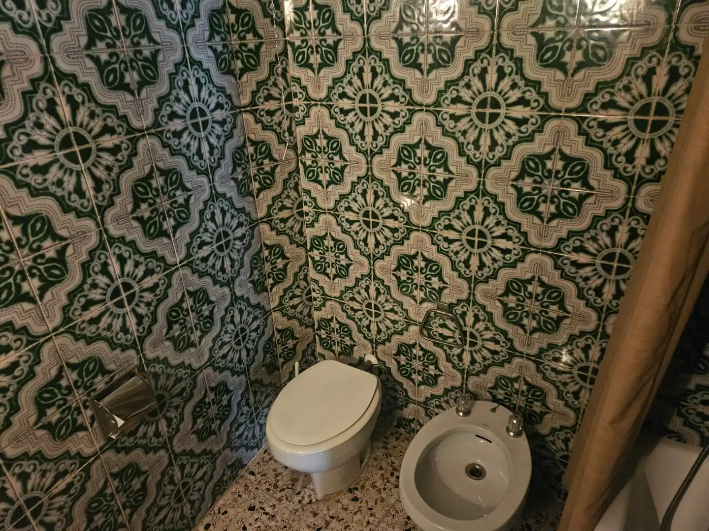Bathroom of Houses for sale in Oliva  with Air Conditioner, Heating and Storage room