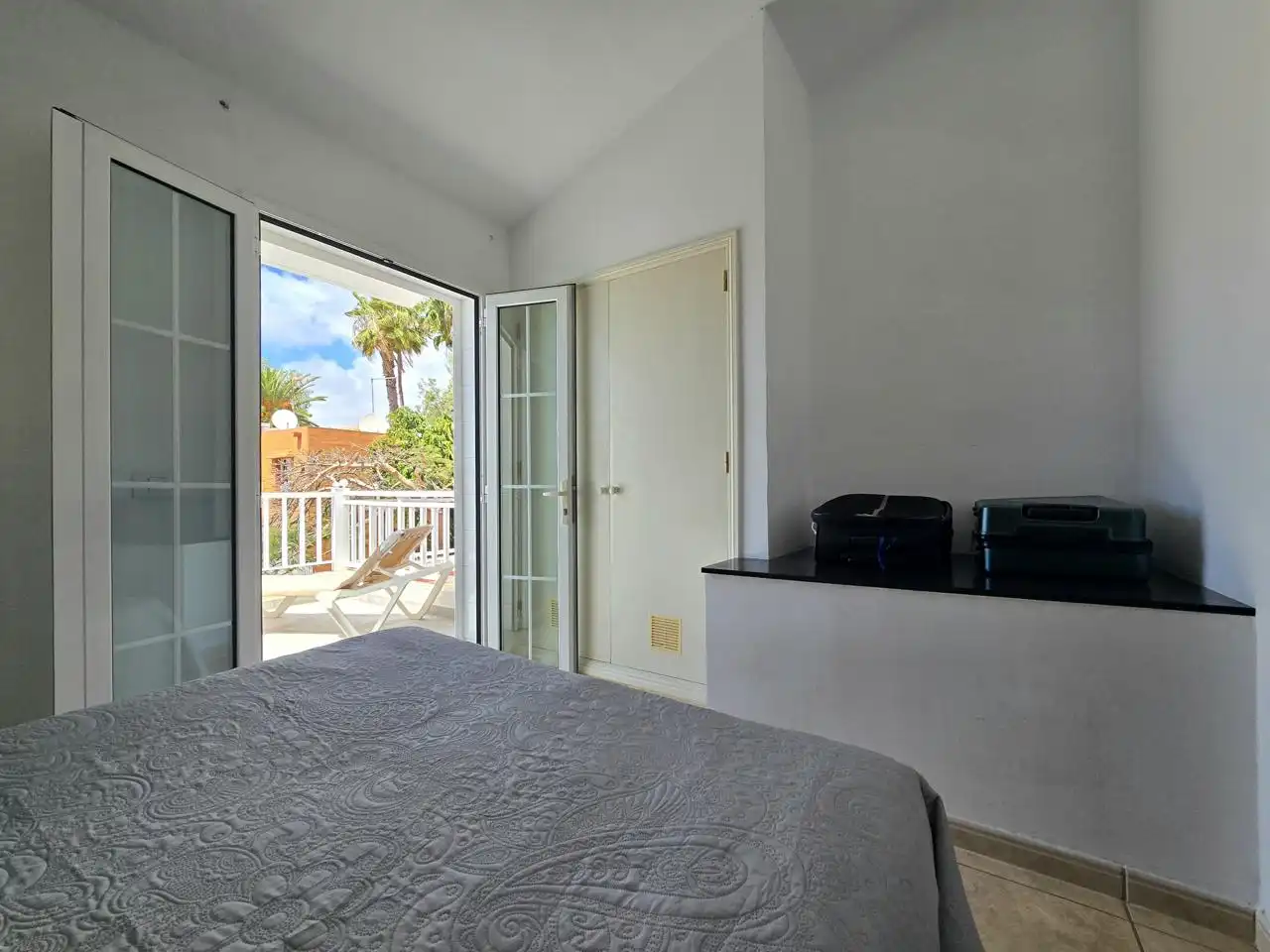 Habitación de Dúplex de alquiler en San Bartolomé de Tirajana con Terraza, Amueblado y Piscina comunitaria