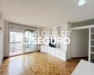 Living room of Flat to rent in  Madrid Capital  with Air Conditioner, Heating and Terrace