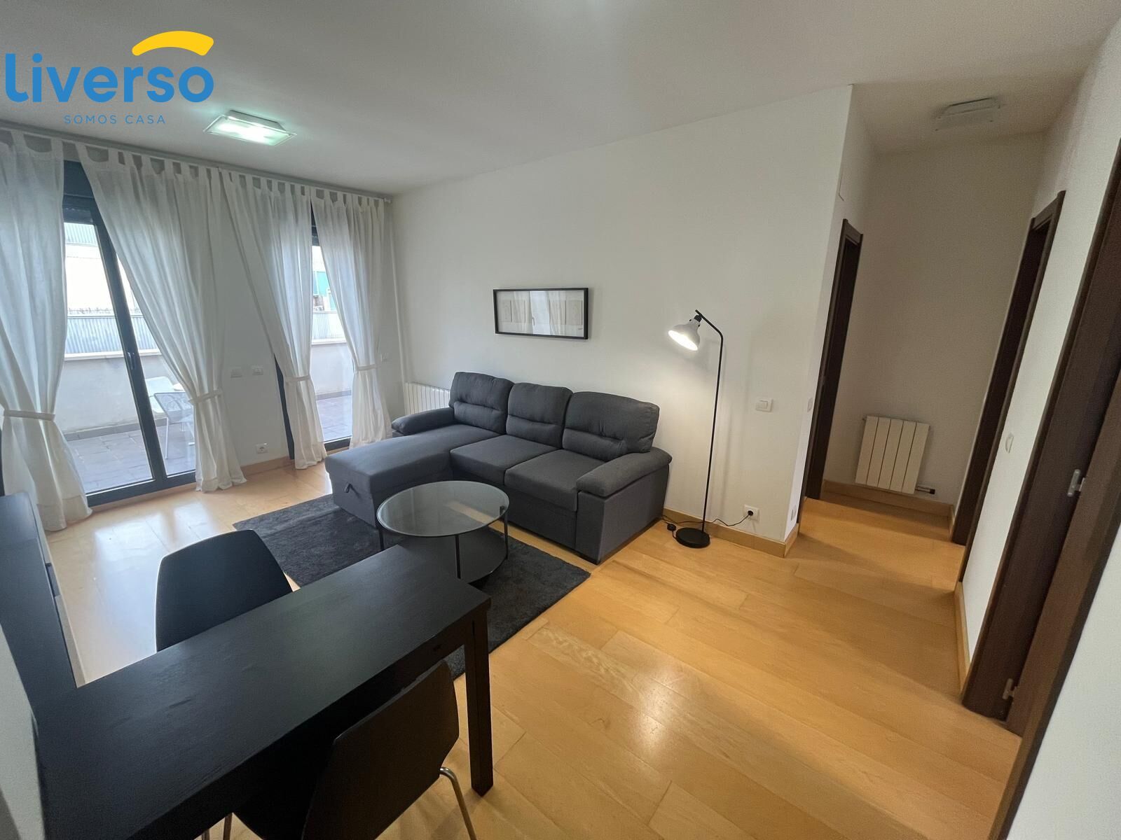 Sala d'estar de Àtic de lloguer en Burgos Capital amb Calefacció, Jardí privat i Terrassa