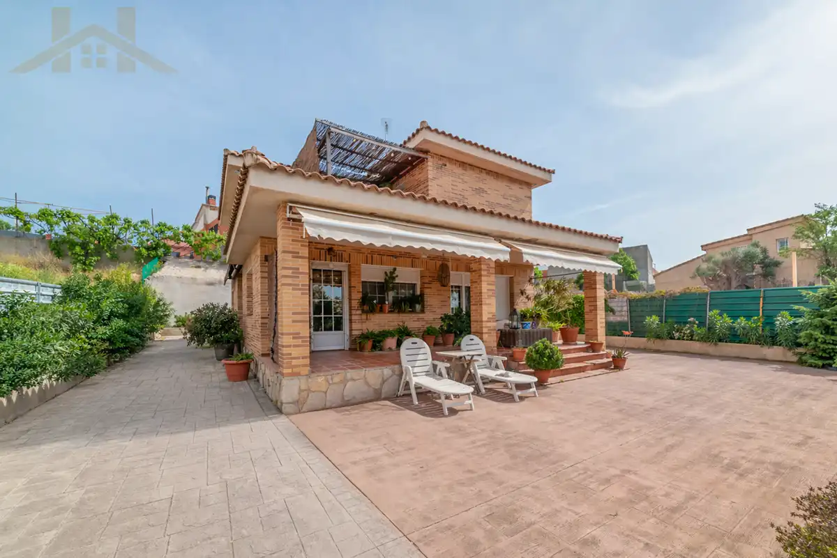 Exterior view of Houses for sale in El Álamo  with Air Conditioner, Heating and Private garden
