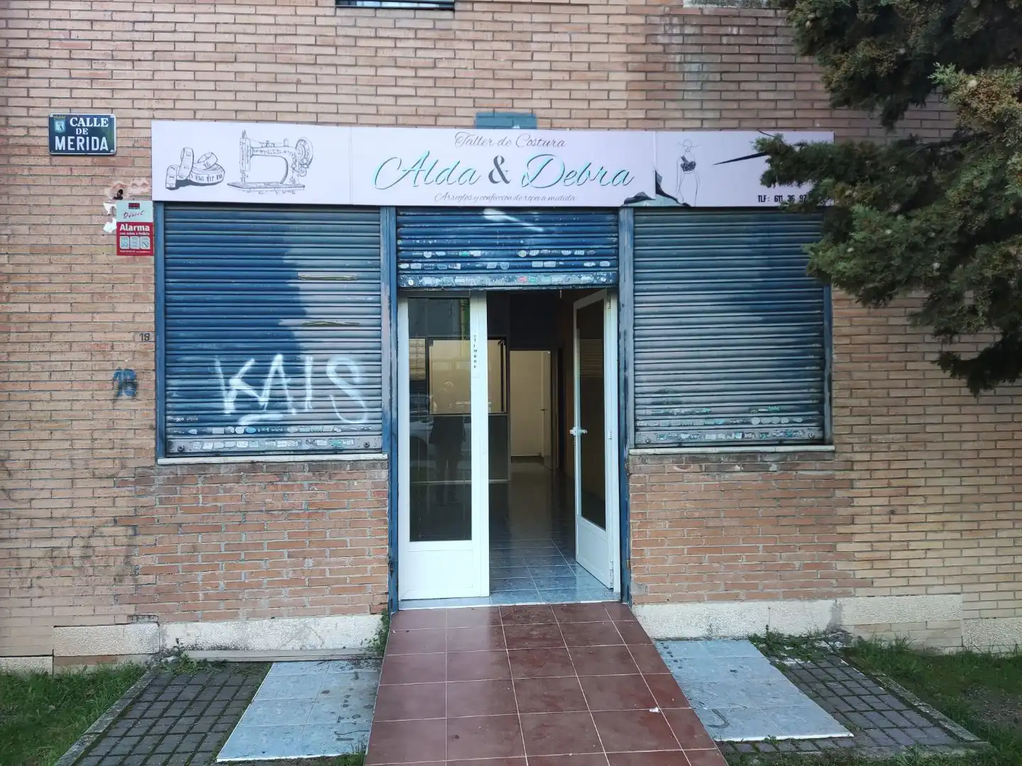 Commercial properties for rent in Madrid  with Alarm