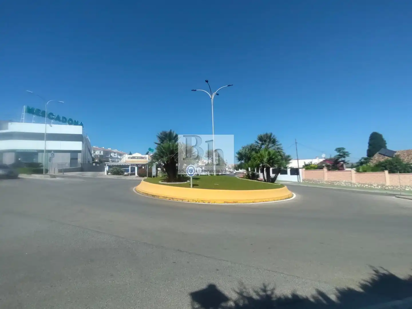 Exterior view of Commercial properties for sale in Alhaurín de la Torre  with Air Conditioner and Furnished