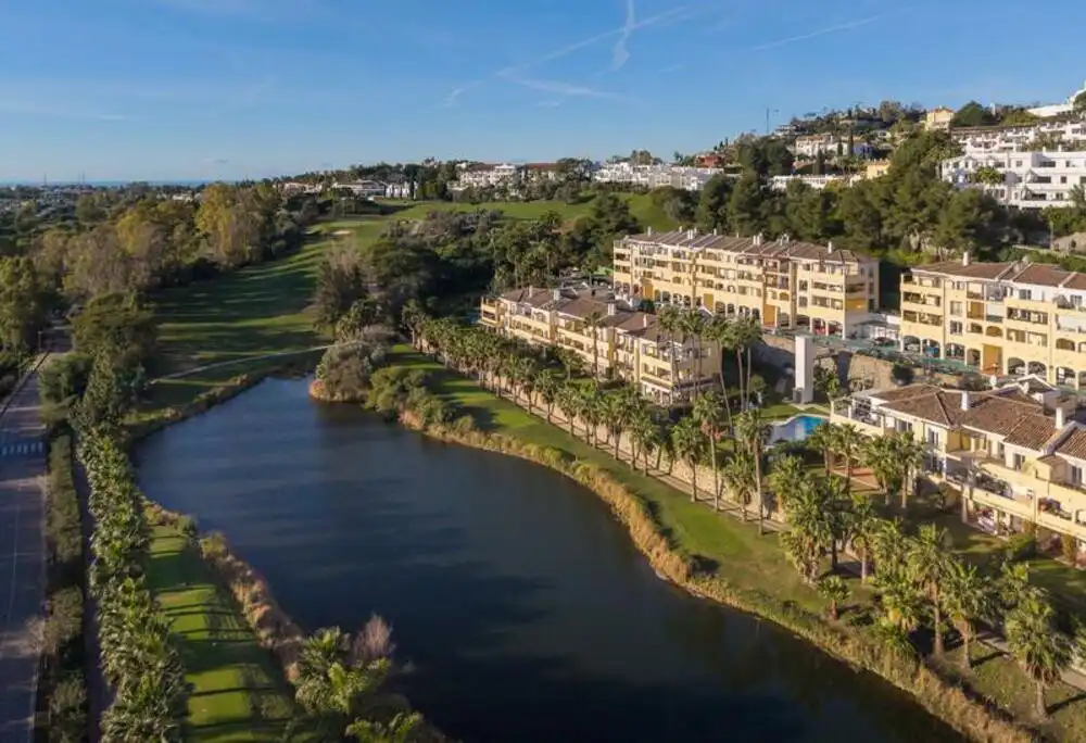 Apartamento con piscina en venta en Benahavís pueblo, imagen 16