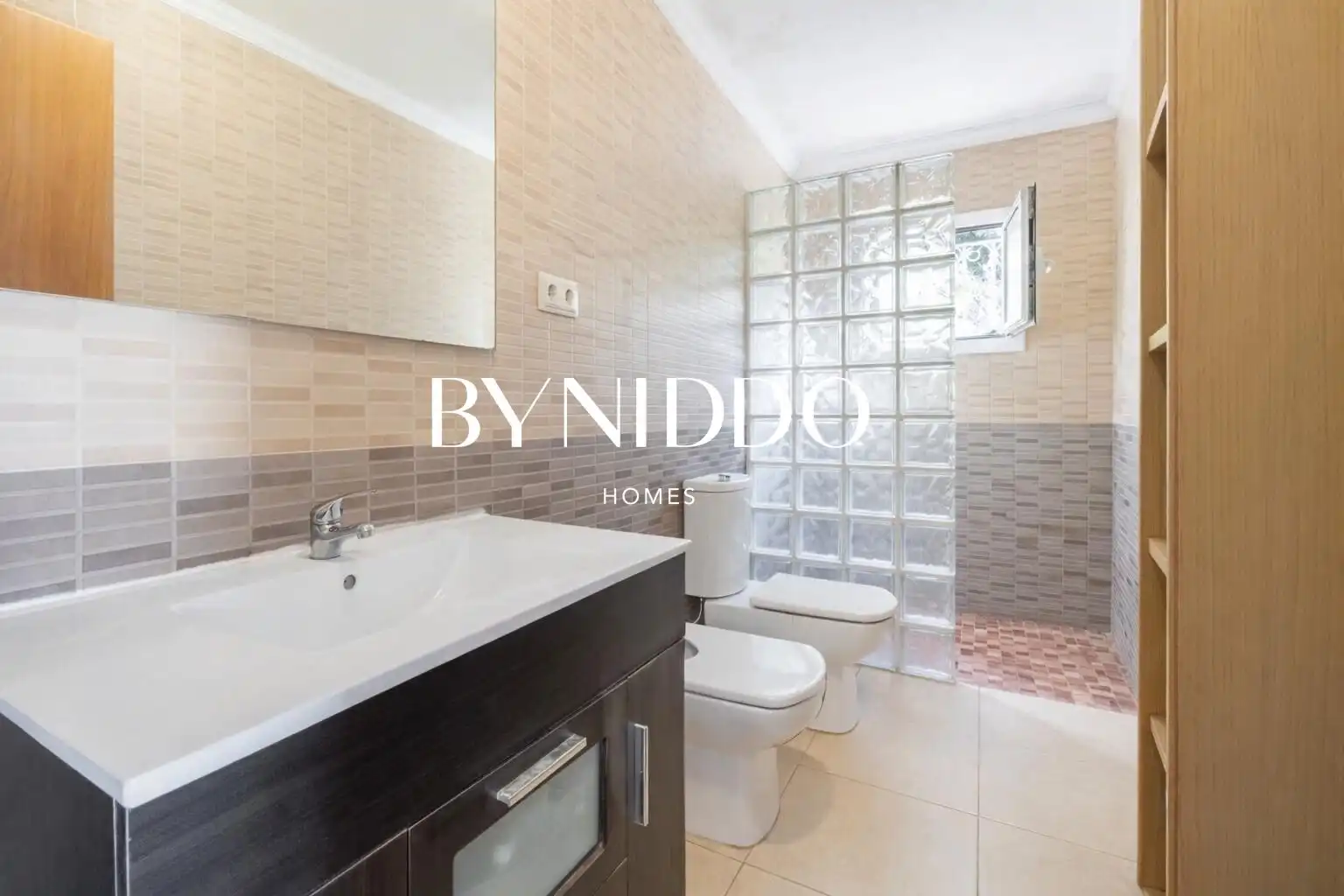 Bathroom of Houses for sale in Sant Cugat del Vallès  with Heating, Private garden and Terrace