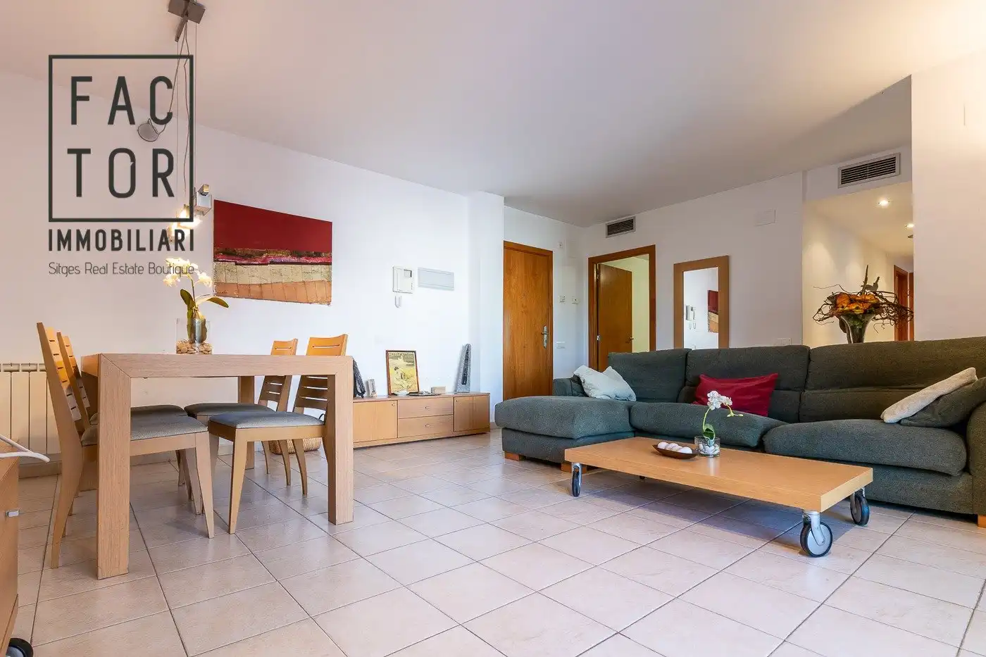 Sala de estar de Piso de alquiler en Sitges con Aire acondicionado, Calefacción y Terraza
