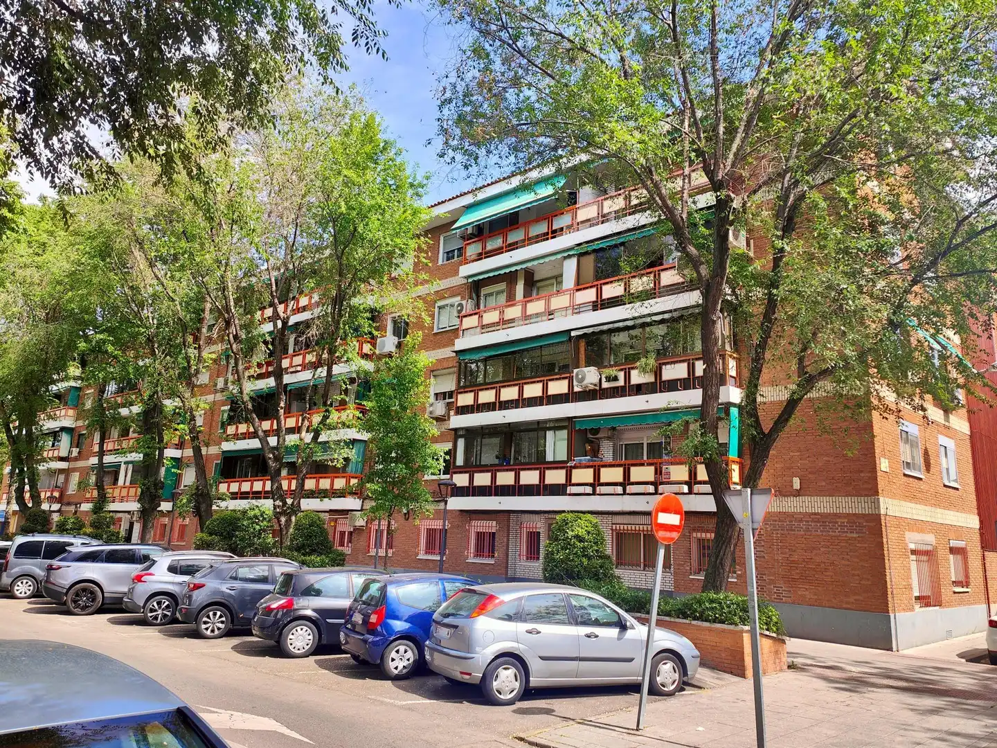 Exterior view of Flat for sale in Pinto  with Air Conditioner and Heating