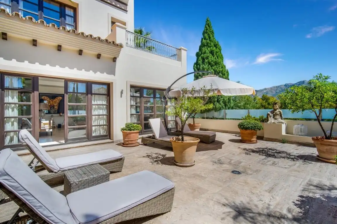 Chalet con piscina en venta en La Quinta, imagen 4