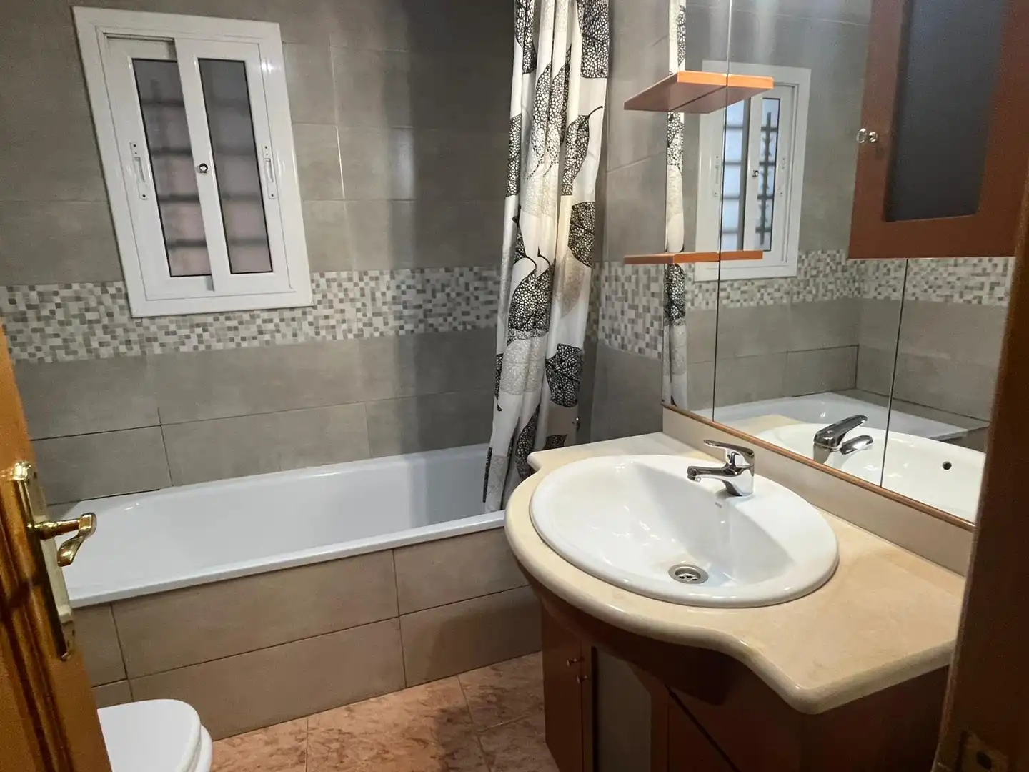 Baño de Piso en venta en Esparreguera con Calefacción