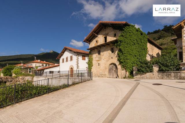 Casa-chalet en Venta en Esteribar