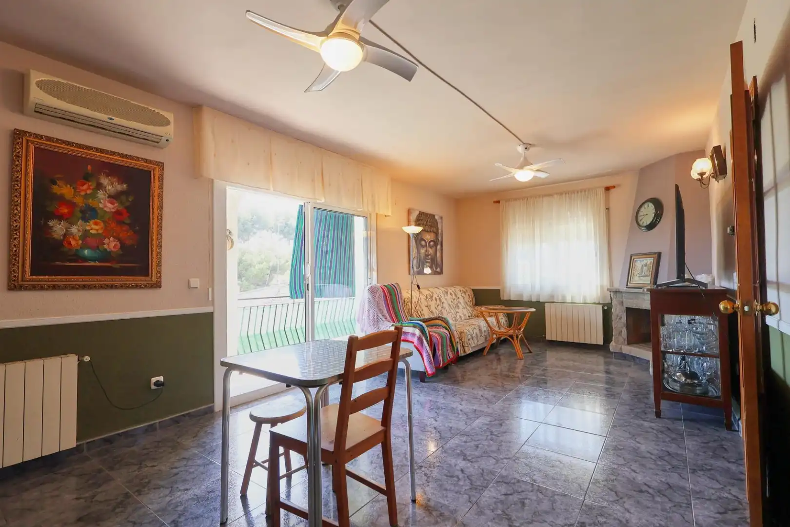 Wohnzimmer von Haus oder Chalet zum Verkauf in Cunit mit Heizung, Terrasse und Schwimmbad