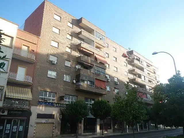 Local comercial en venda a C/ Santa Marina