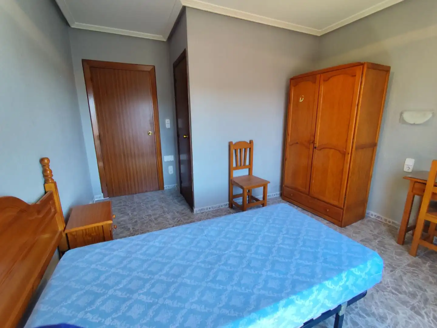 Schlafzimmer von Wohnung zur Miete in  Zaragoza Capital mit Balkon