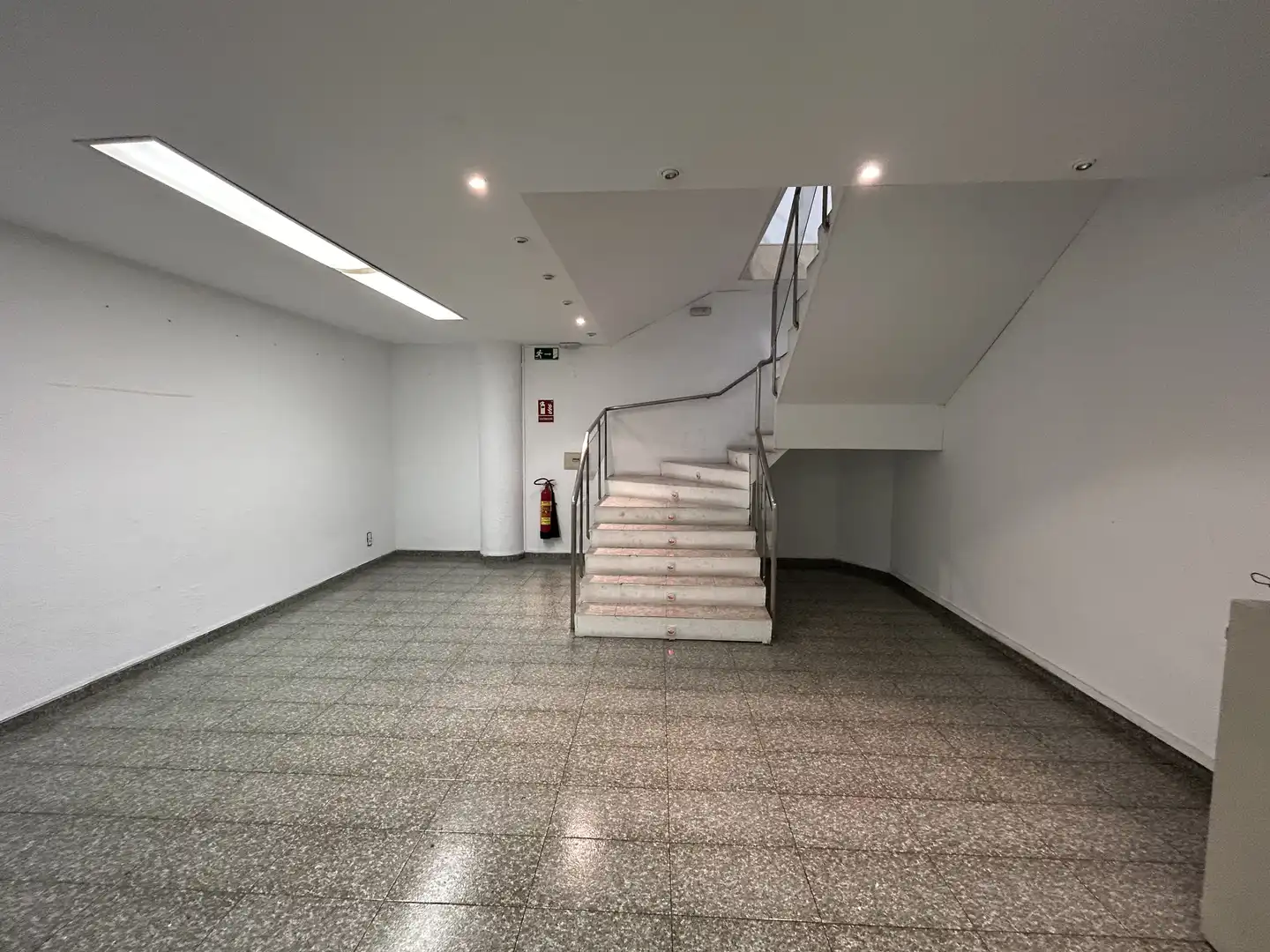 Geschaftsraum zum Verkauf in Zaragoza