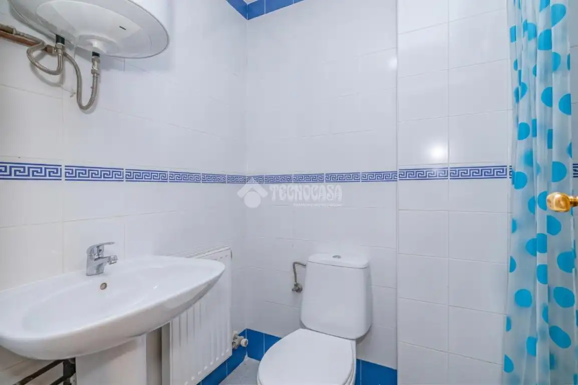 Baño de Piso en venta en Granada con Calefacción