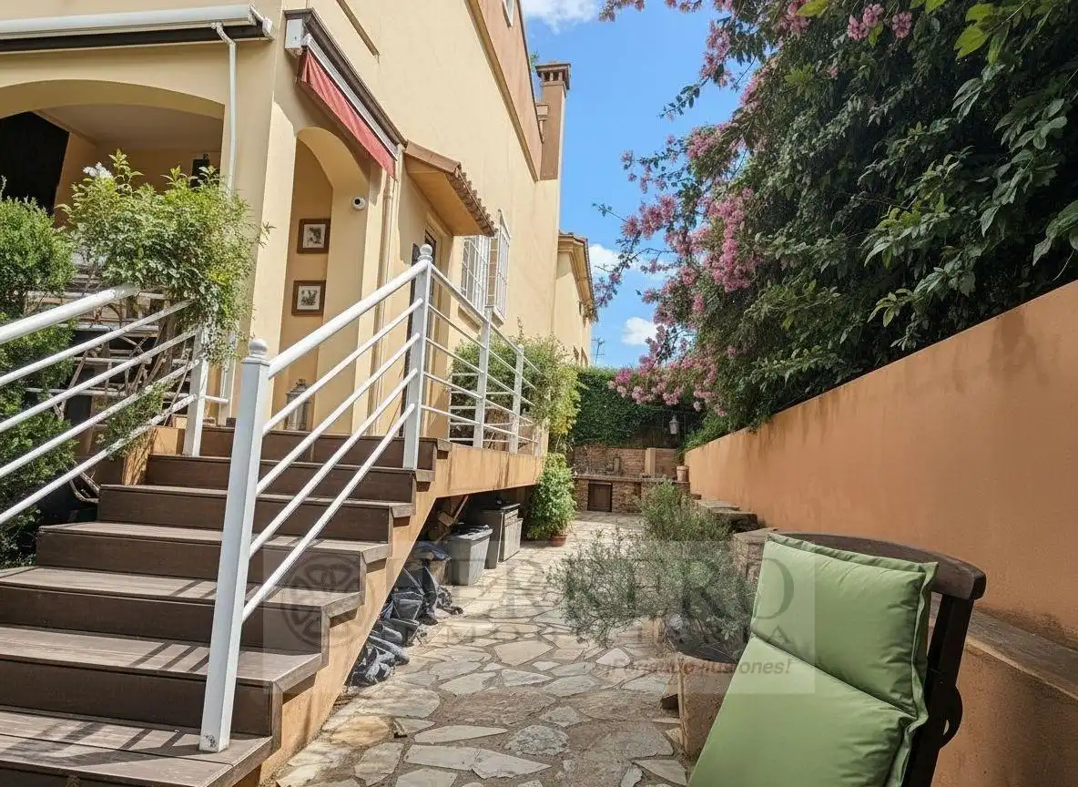 Vista exterior de Casa adosada en venta en Gandia con Aire acondicionado, Calefacción y Jardín privado
