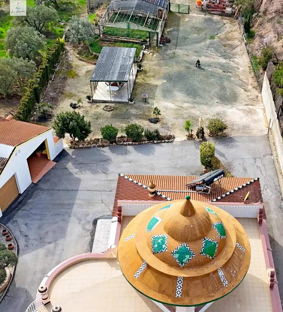 Vista exterior de Casa o xalet en venda en Loja amb Jardí privat, Terrassa i Traster