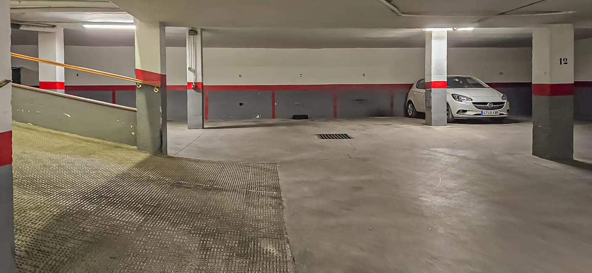 Parcheggio in affitto a Calle Argüelles 8, imagen 4