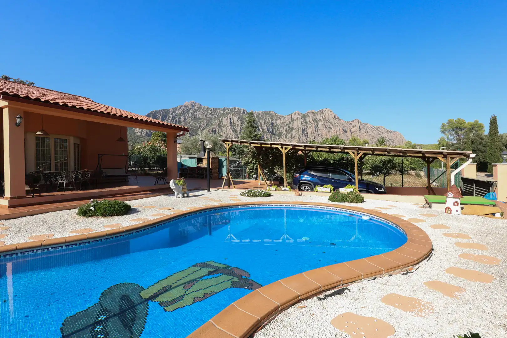 Casa con piscina en venta en Collbató, imagen 3