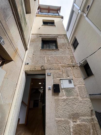 Vista exterior de Casa adosada en venda en Marín