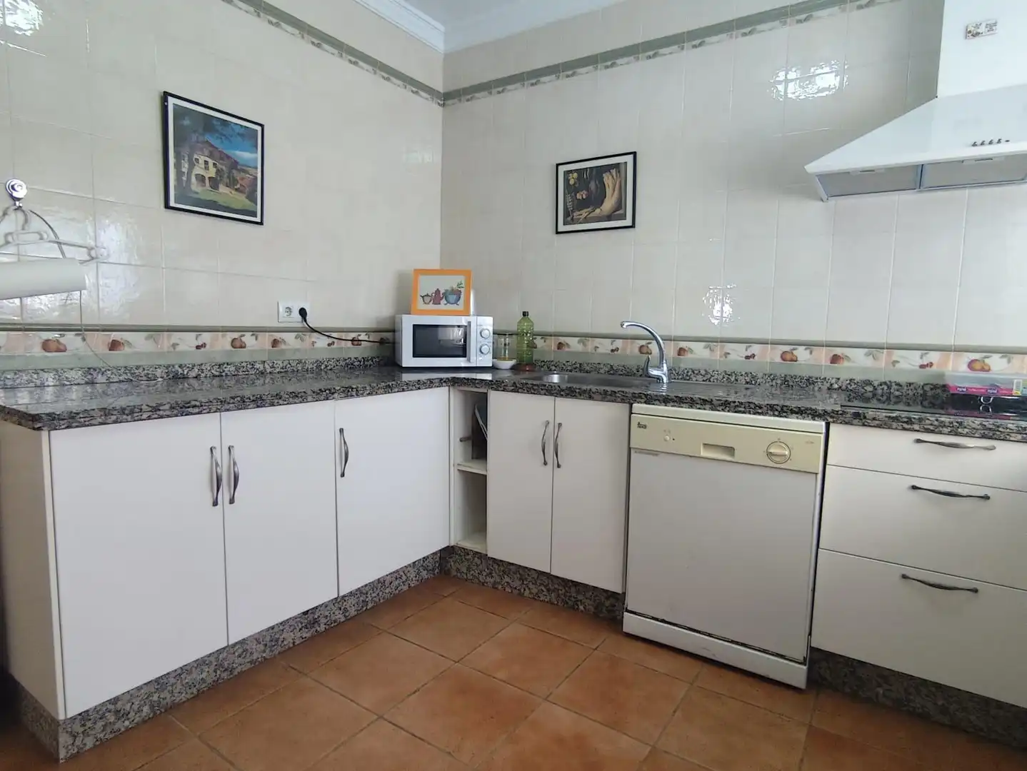Cocina de Casa o chalet en venta en Carrión de los Céspedes con Aire acondicionado, Calefacción y Jardín privado