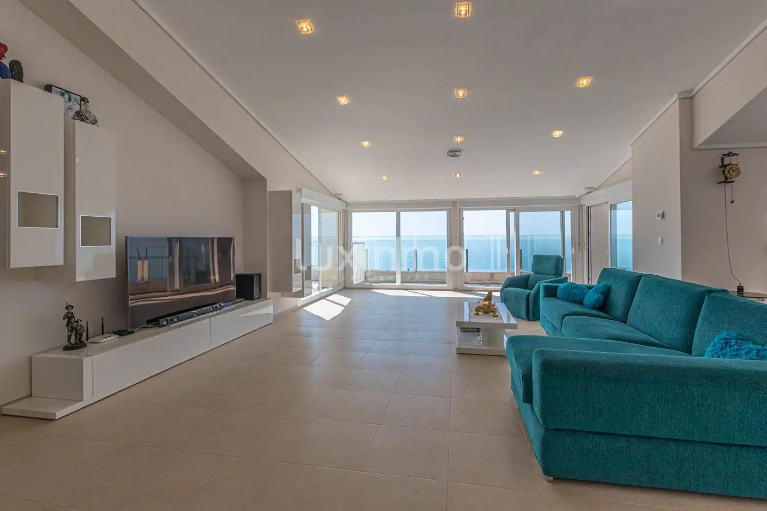 Wohnzimmer von Dachboden zum Verkauf in Altea mit Klimaanlage, Heizung und Privatgarten