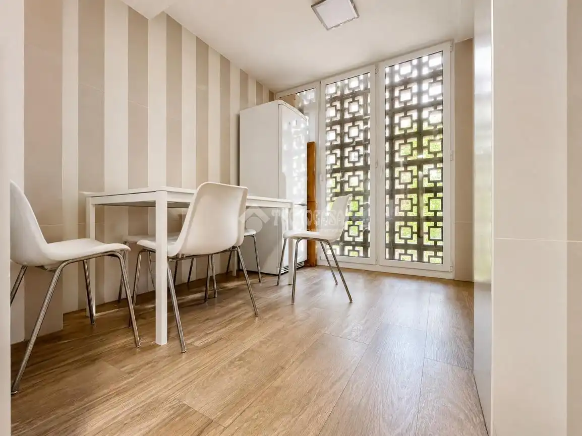 Comedor de Piso en venta en Madrid con Calefacción, Terraza y Trastero