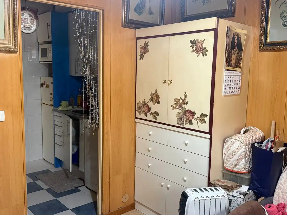 Dormitori de Apartament en venda en Madrid amb Calefacció i Rentadora