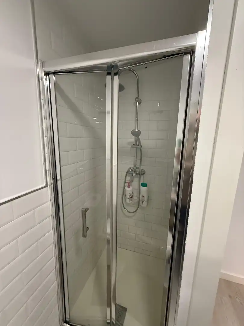 Badezimmer von Wohnung zur Miete in Granada mit Klimaanlage, Heizung und Terrasse